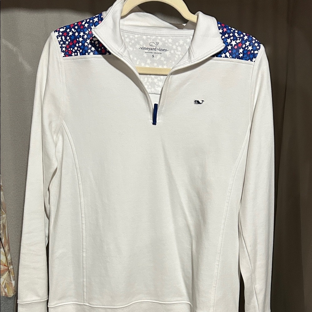 Vineyard Vines White Pullover with Blue and Red Accents